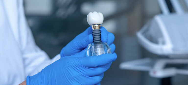 implantologia kraków